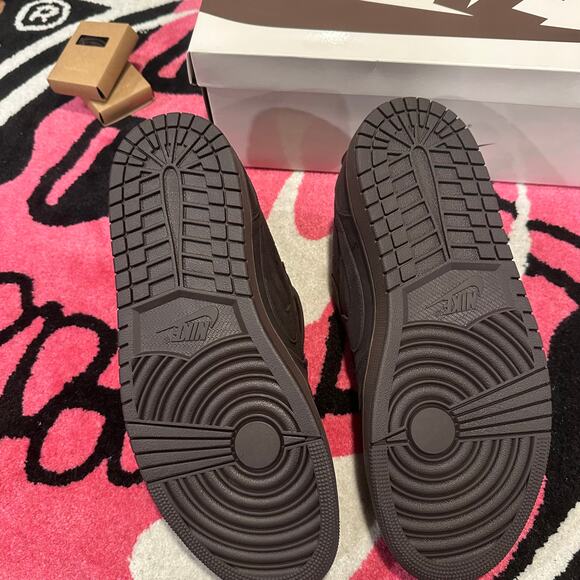 Jordan 1 Retro Low OG SP Travis Scott Velvet Brown - Size 10 - Brand New - Picture 9 of 12